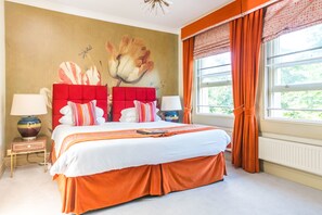 Caja de seguridad en la habitación y decoración personalizada 