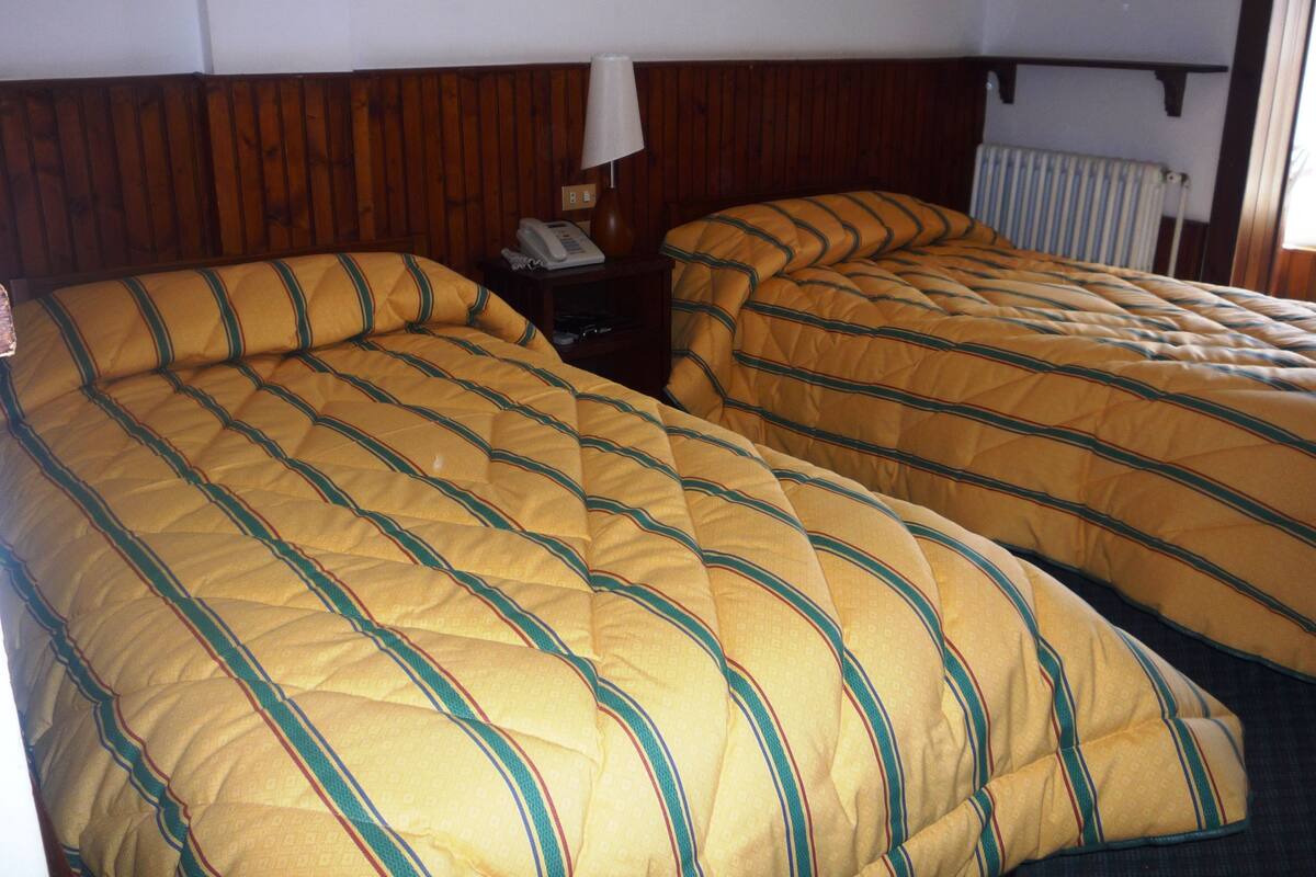 Doppel- oder Zweibettzimmer | Zimmersafe