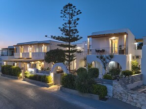 Front of property - Mersina Exclusive (Paros)