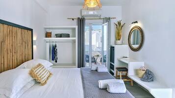 Habitación Deluxe doble, 1 habitación, vistas parciales al mar | Sábanas de algodón egipcio y ropa de cama de alta calidad