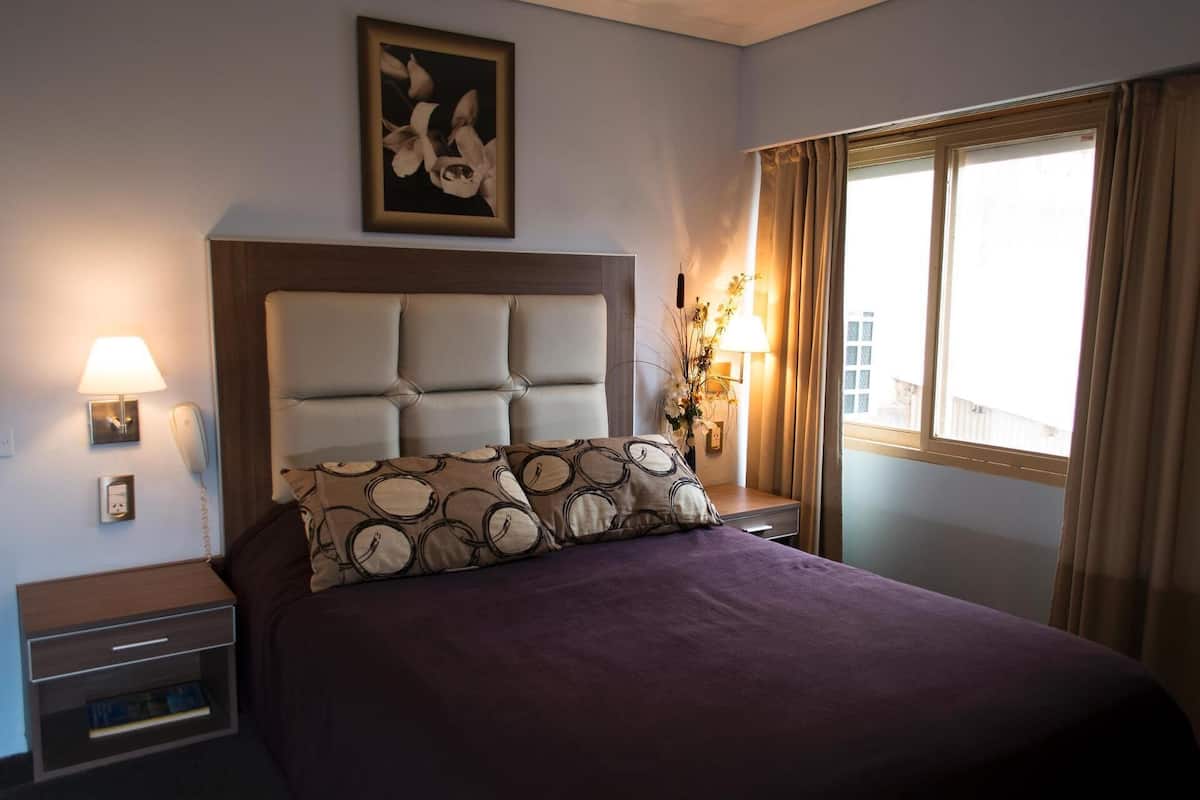 Minibar, caja de seguridad en la habitación y insonorización