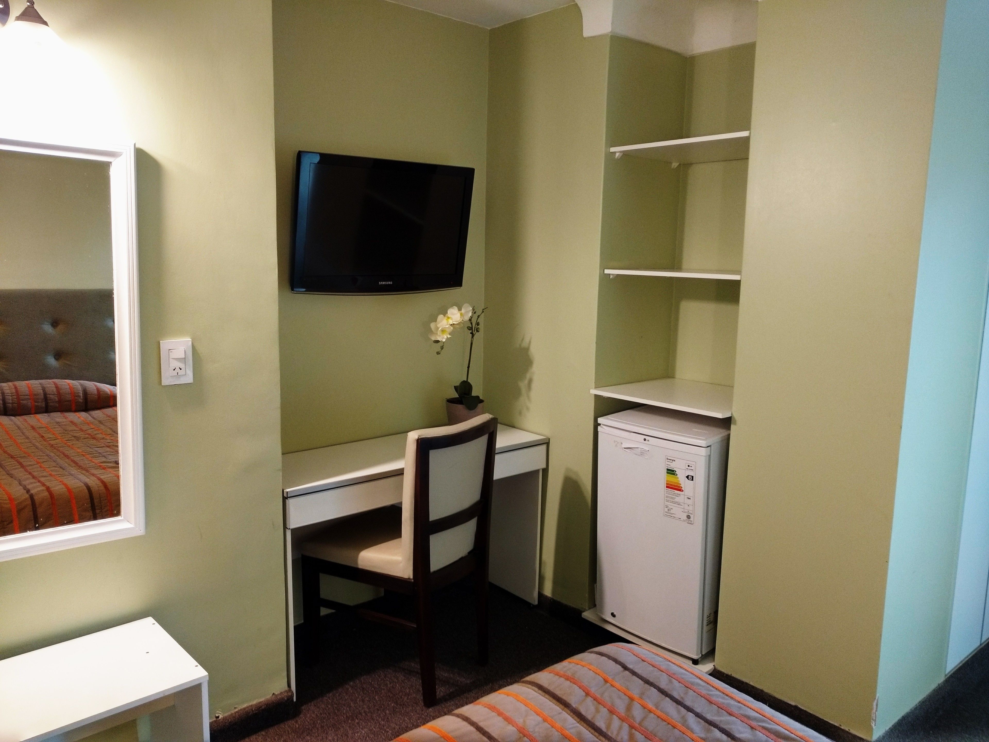Minibar, caja de seguridad en la habitación y sistema de insonorización 