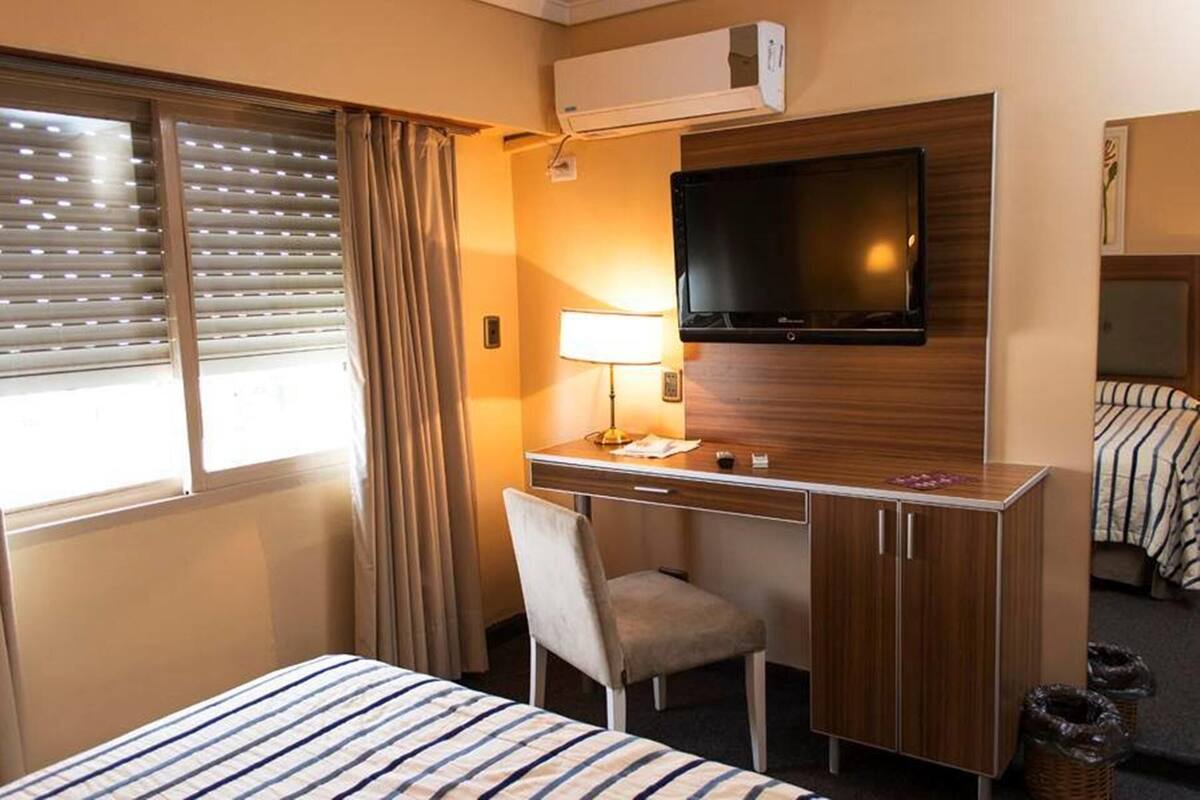 Minibar, in-room safe, soundproofing, cribs (free)