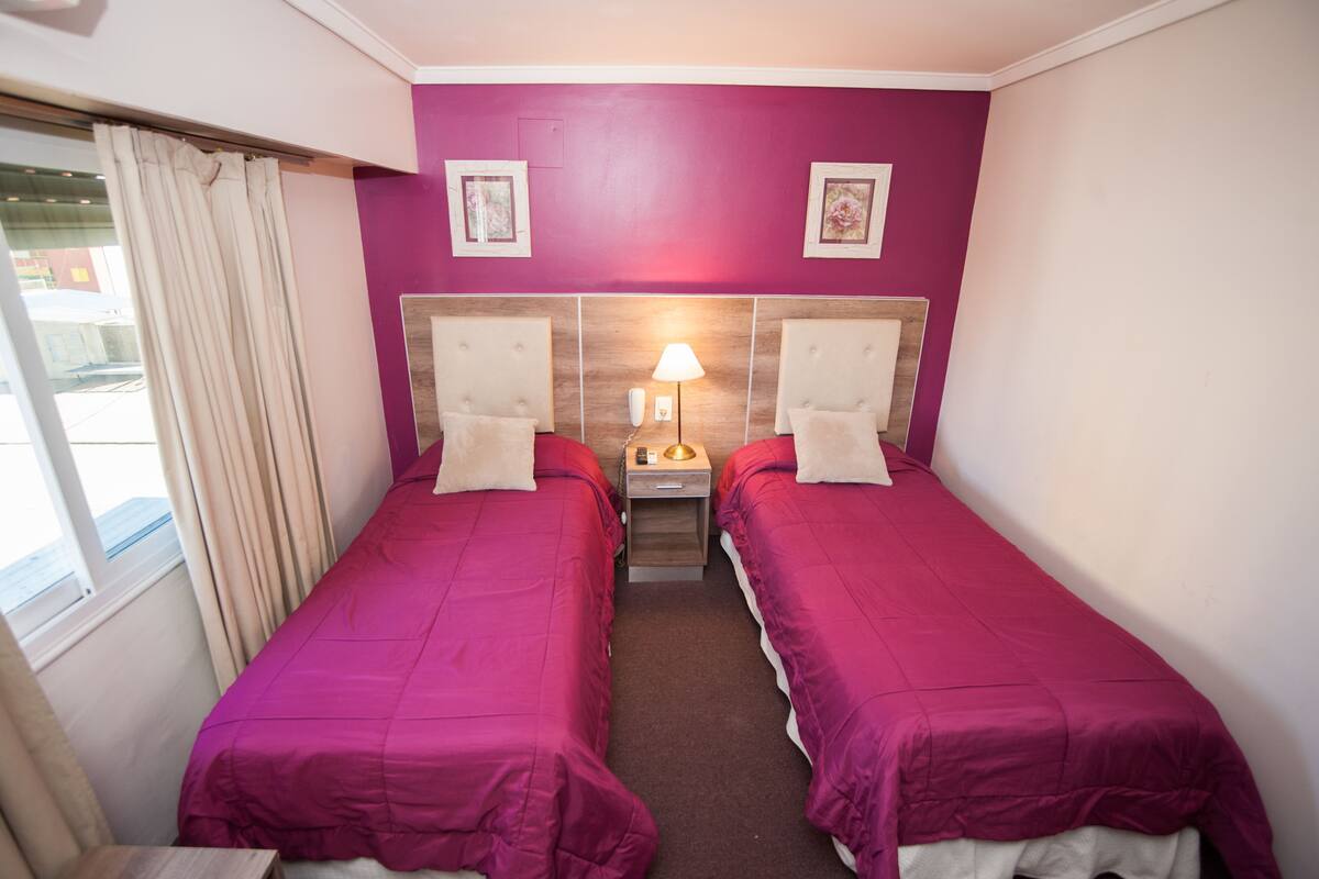 Standard Twin Room | Minibar, in-room safe, soundproofing, cribs (free)