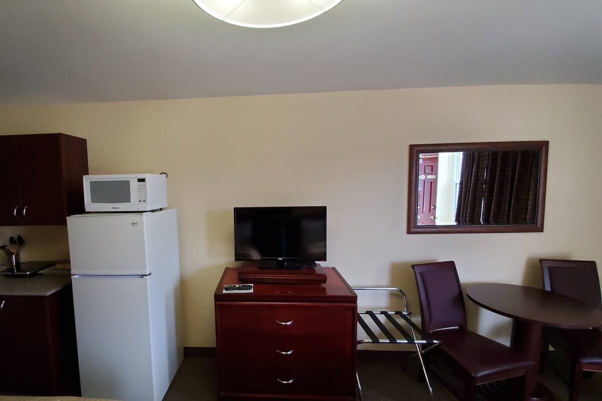 Room with 2 Double Beds Kitchenette Double Occupancy Rate: add 10$ extra for each additional person | Room amenity