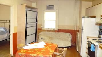Apartment (Bochart) | Private kitchenette