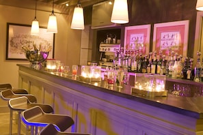 Bar (in der Unterkunft)