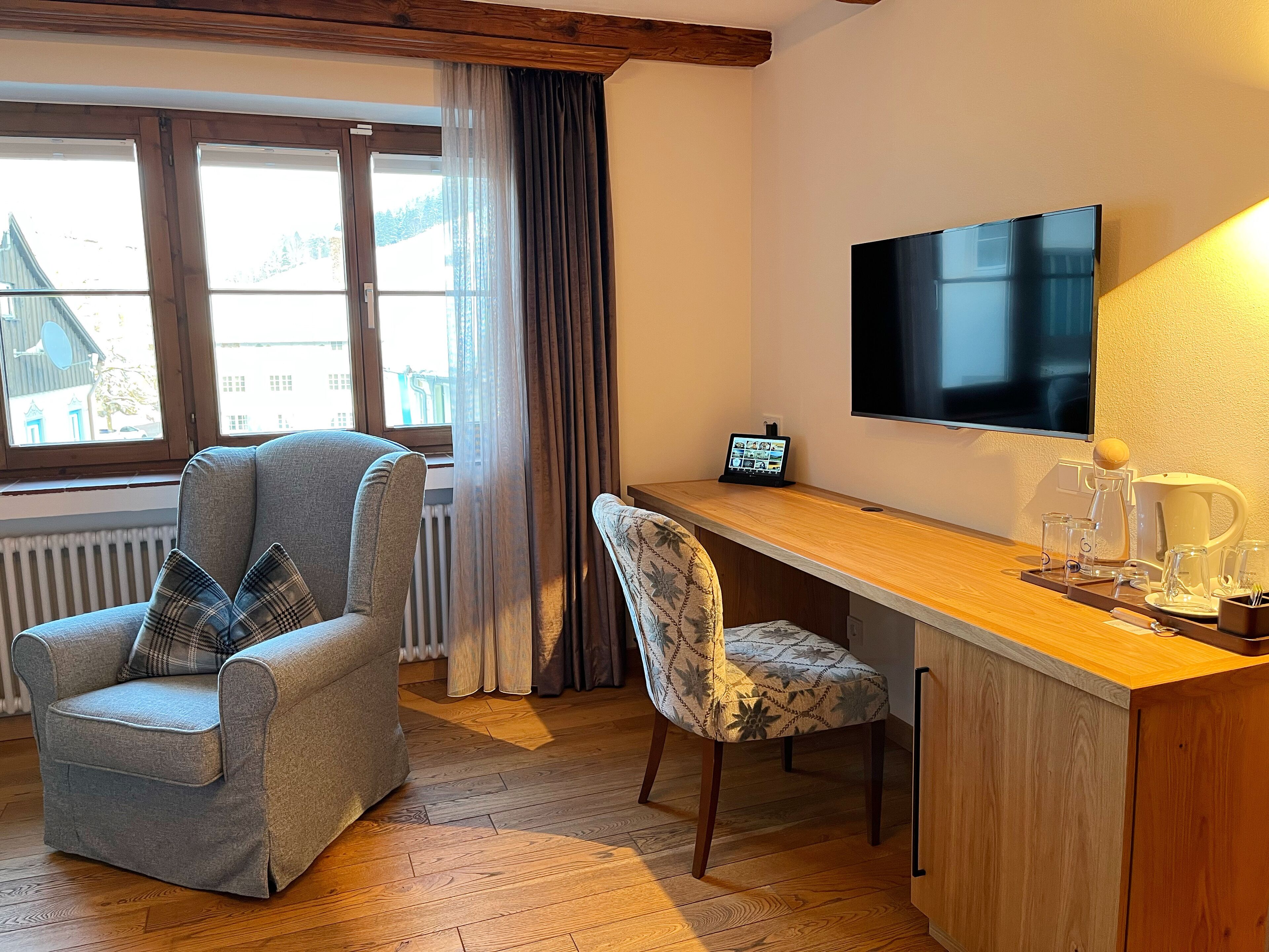 comfort room | living area | tv, dvd player