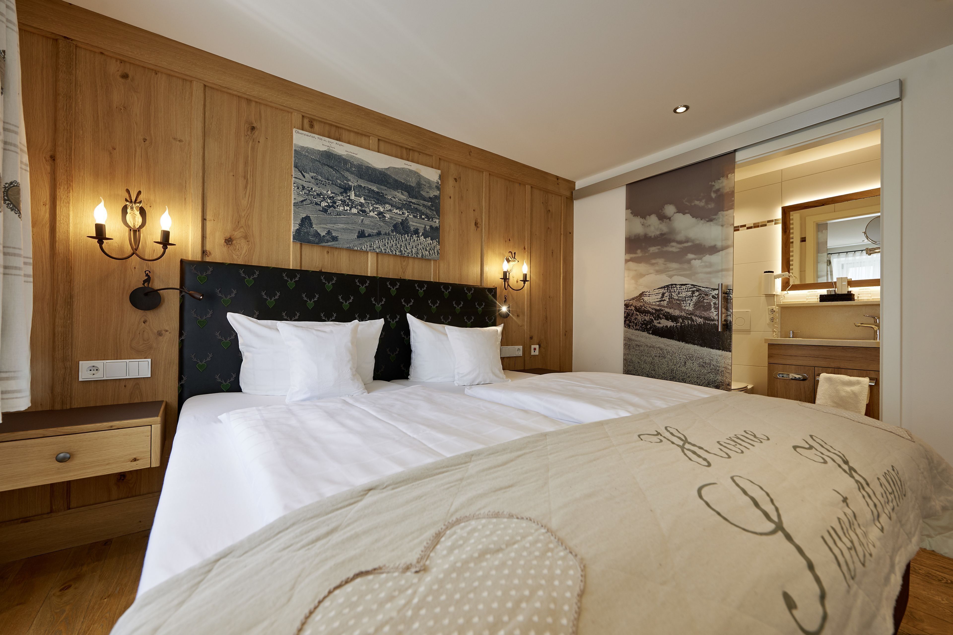 Ropa de cama hipoalergénica y minibar 