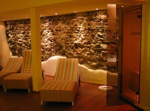Sauna, hot tub, Turkish bath, body treatments, body wraps, body scrubs
