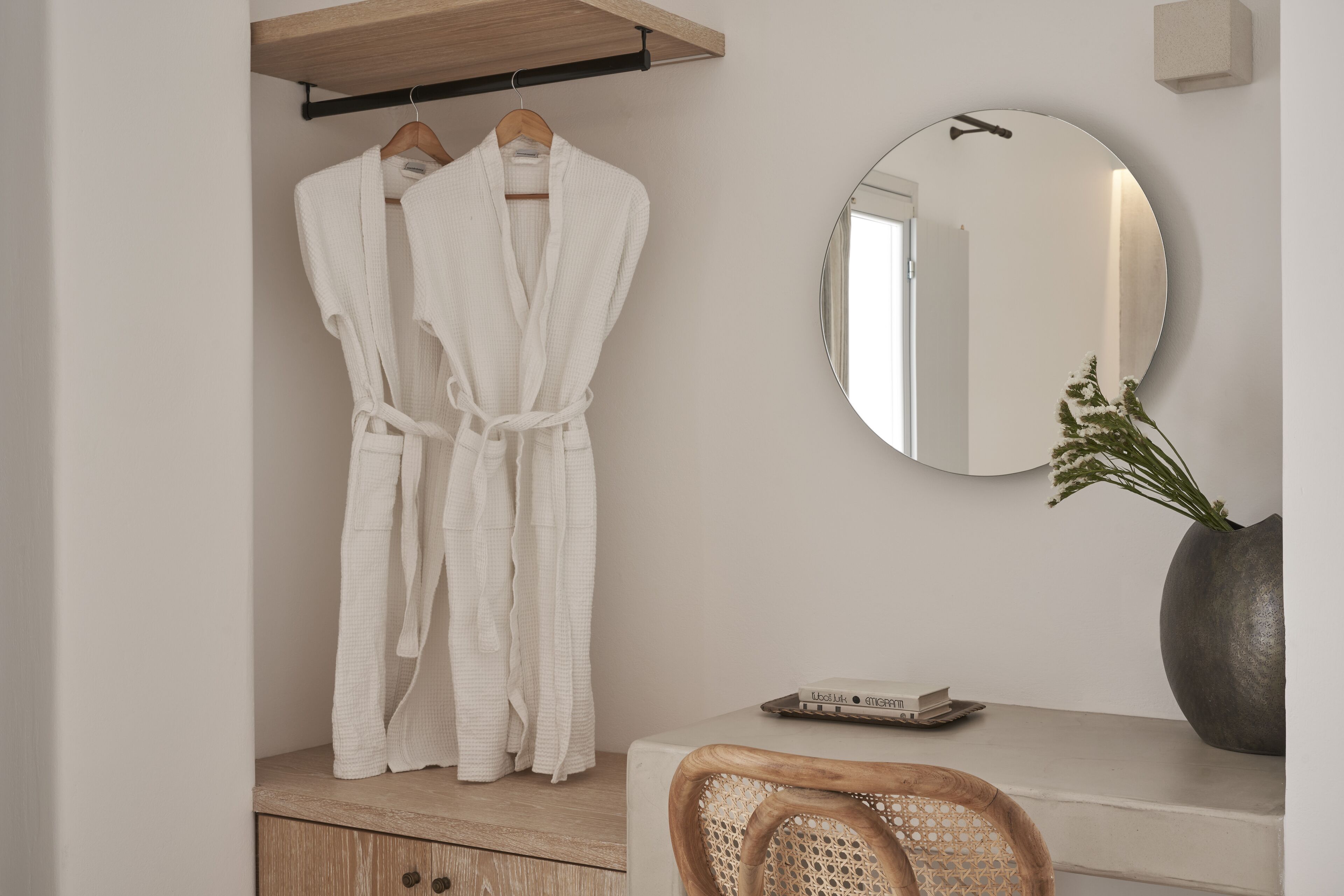 deluxe suite, one bedroom, hot tub, sea view | 1 bedroom, in-room safe, desk, soundproofing