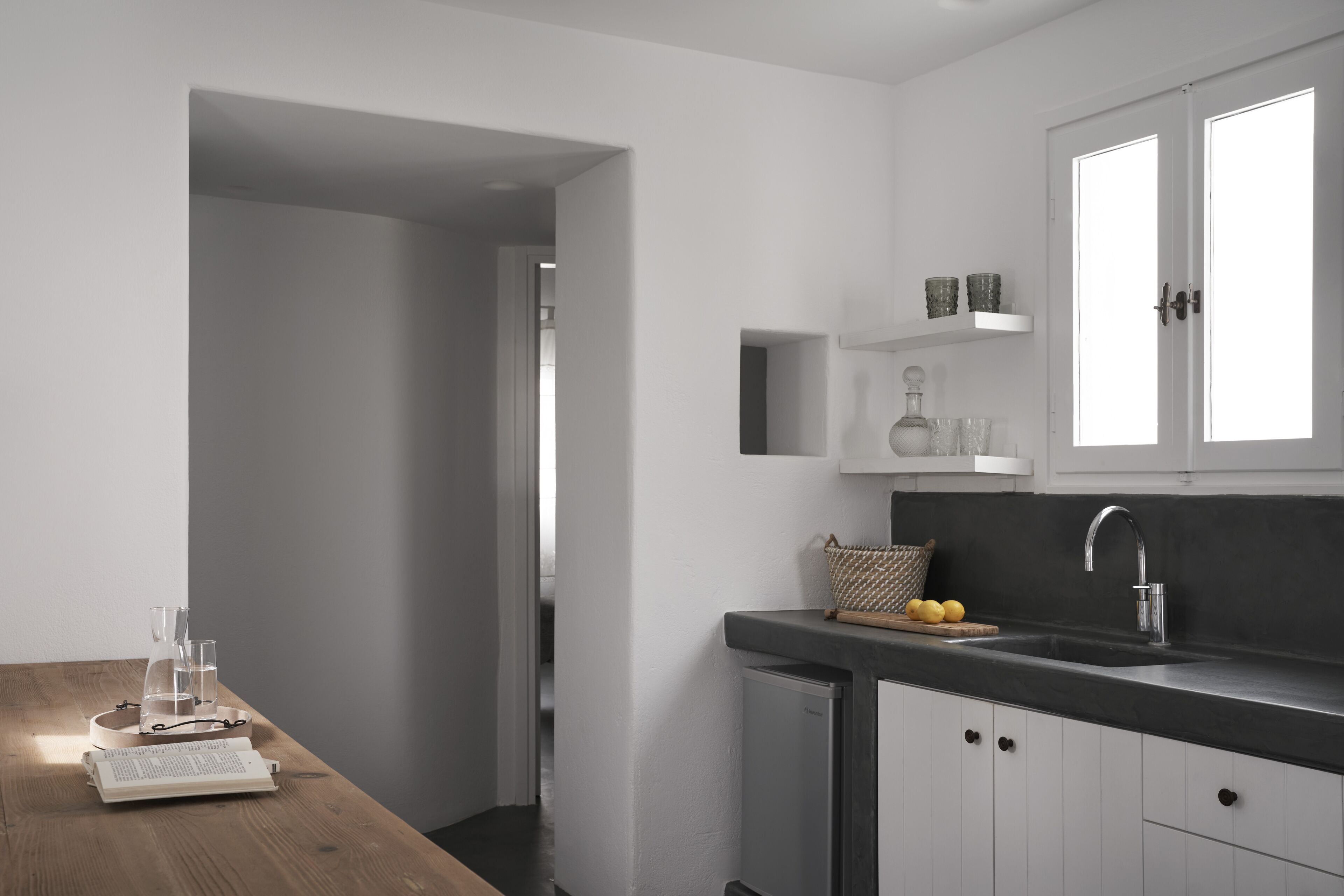 deluxe suite, 1 bedroom | private kitchen | fridge, coffee/tea maker, electric kettle