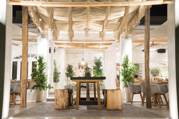 Breakfast, lunch, dinner served; Mediterranean cuisine, sea views