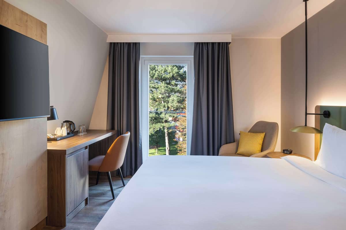 1 Schlafzimmer, Minibar, Zimmersafe, Schreibtisch