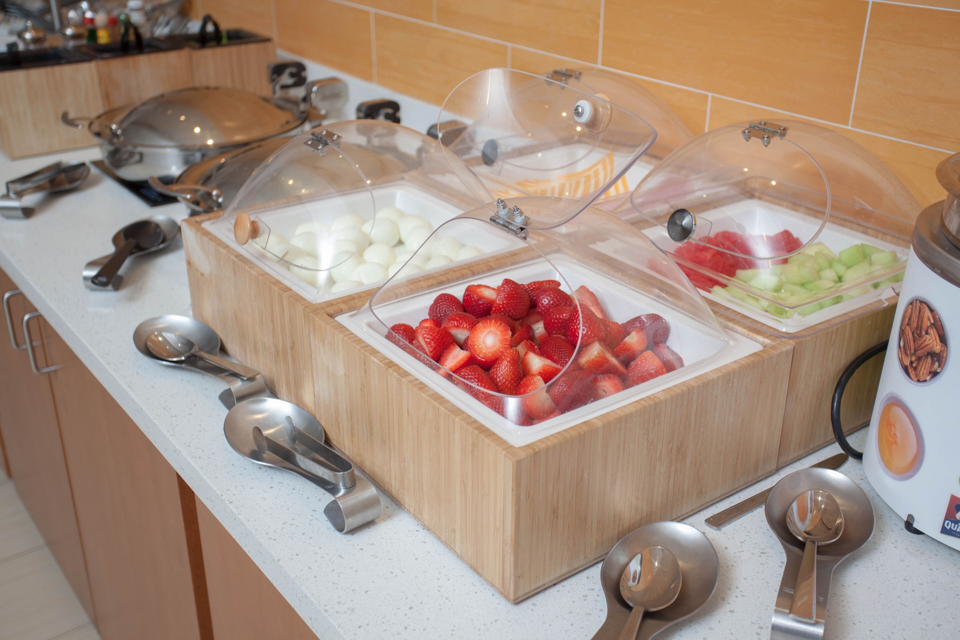 فطور أوروبي مجانًا يوميًا