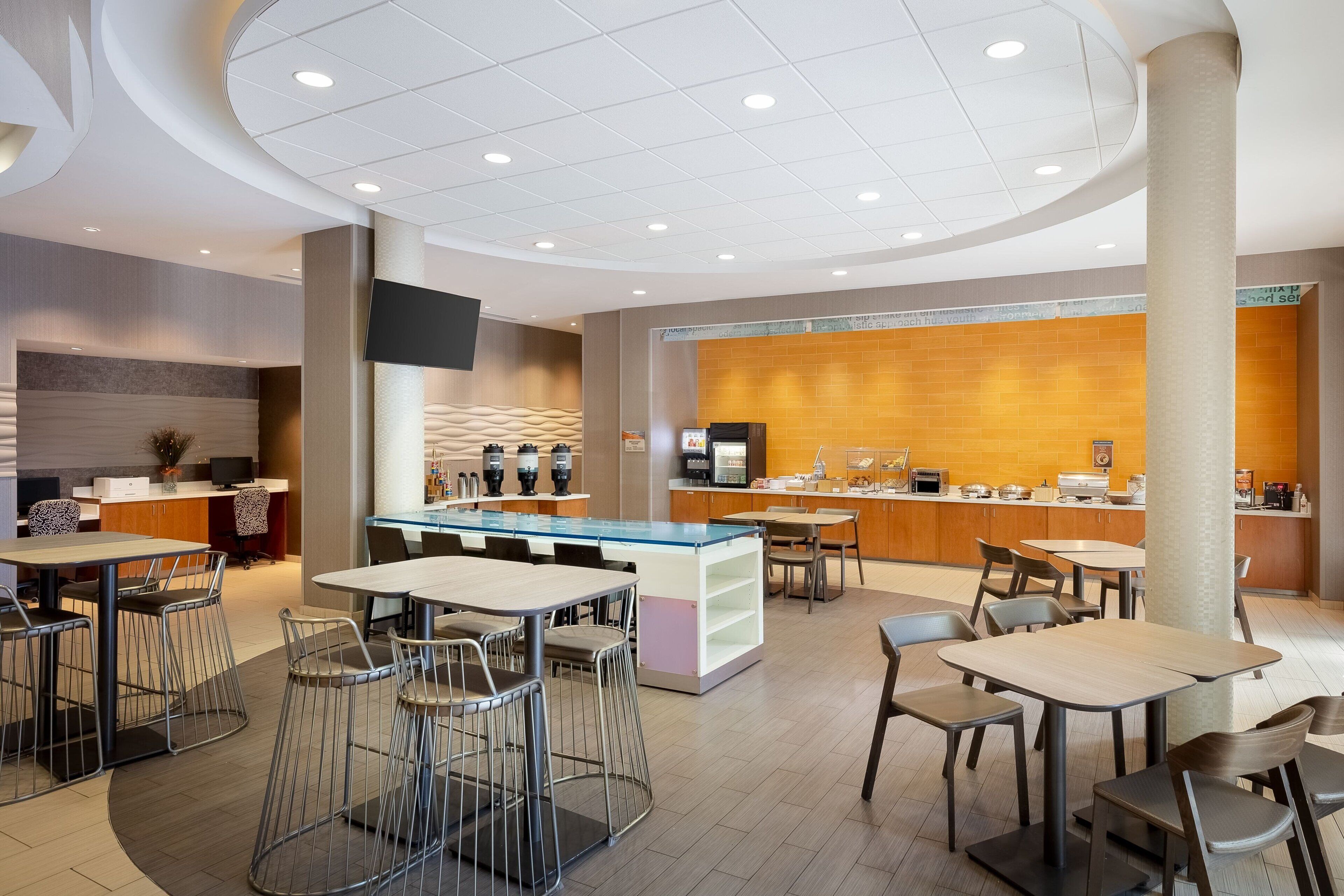 free daily continental breakfast