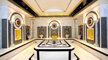 Salas de tratamiento para parejas, sauna y aguas termales