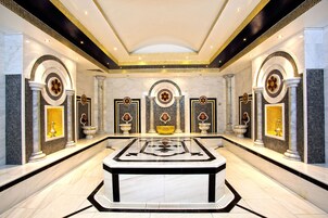 Salas de tratamiento para parejas, un sauna, aguas termales/minerales