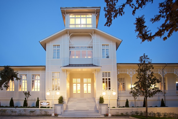 Front of property - evening/night