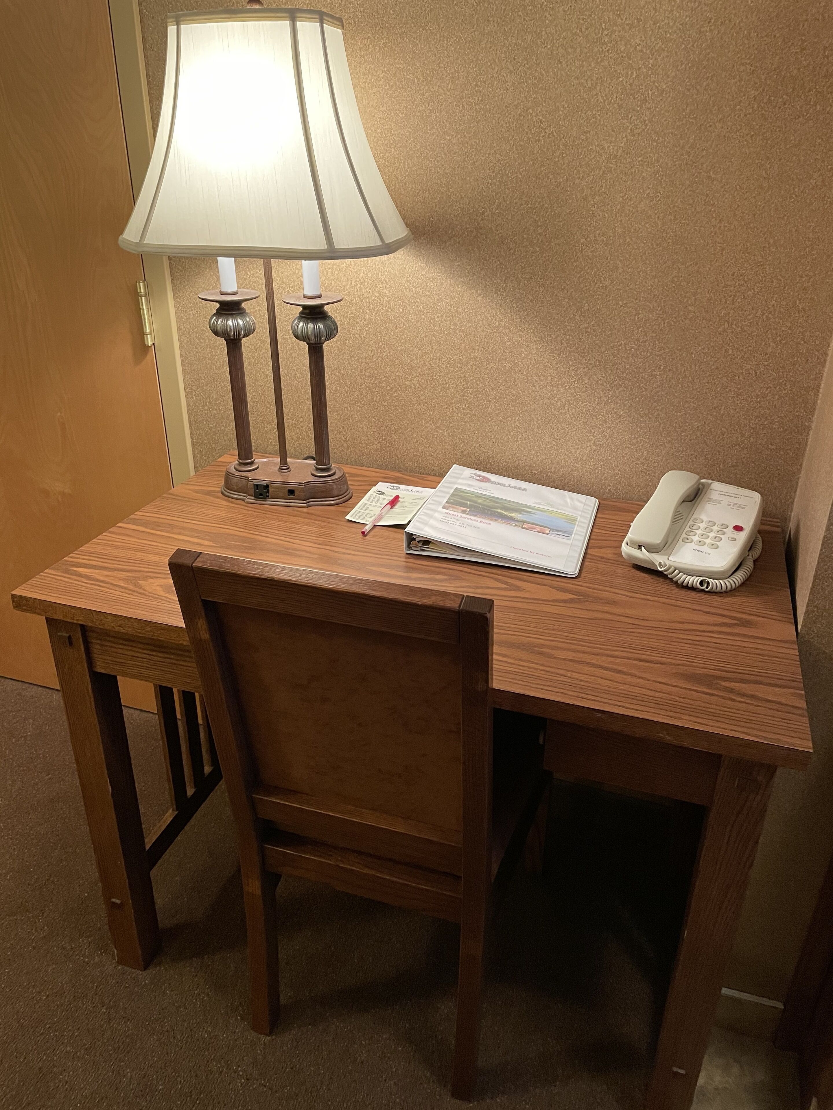 standard room, fireplace | in-room business centre