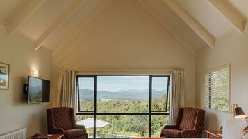 Korimako King or Twin Room | Egyptian cotton sheets, premium bedding, down comforters, pillowtop beds