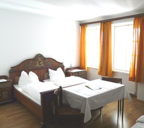 In-room safe, free wired Internet - Hotel Schwarzes Rössl (Salzburg)