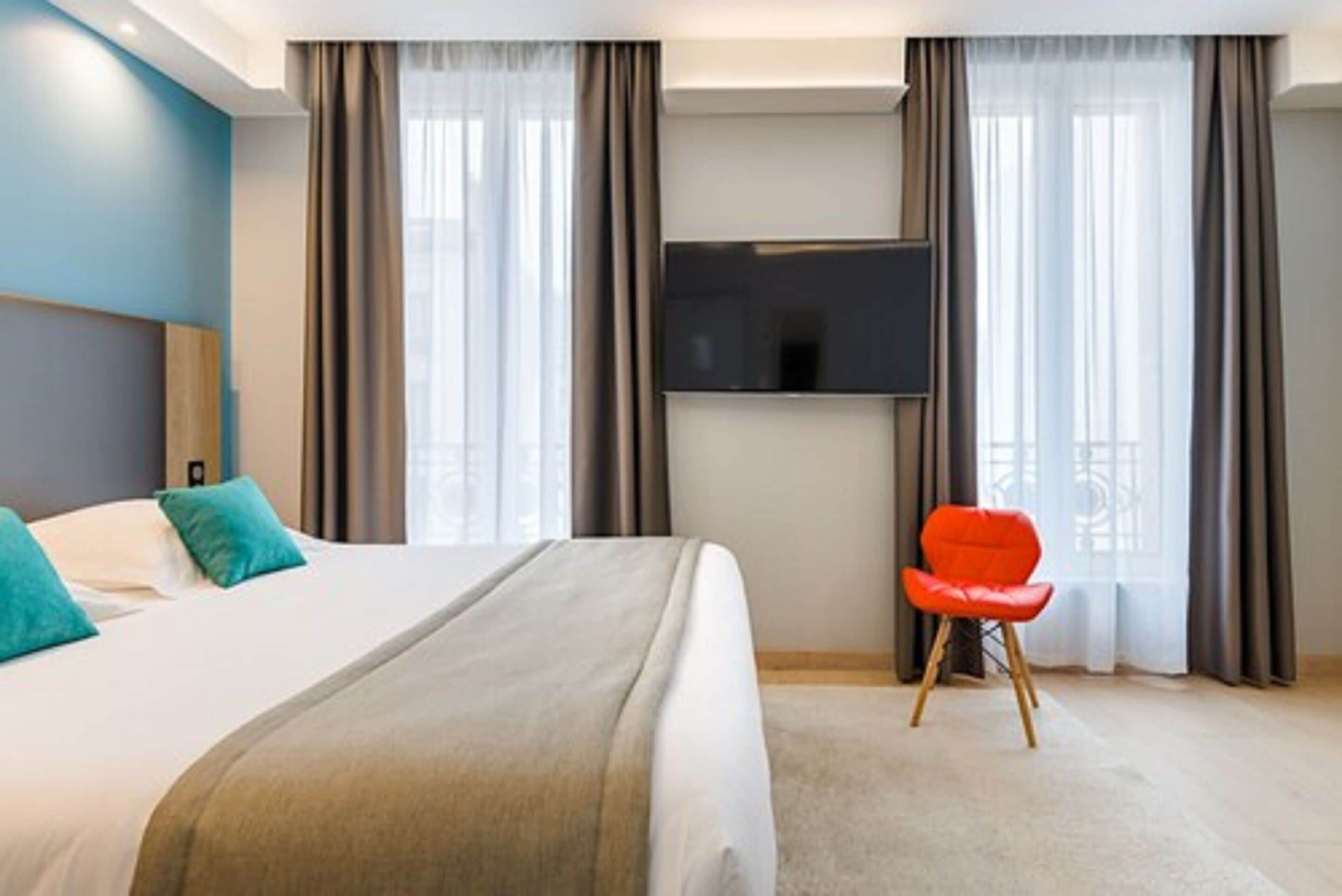 select comfort beds, in-room safe, desk, laptop workspace