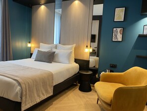 Camas Select Comfort, caja de seguridad en la habitación y escritorio 