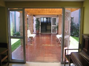 Interior entrance - Hostal Americano (Santiago)