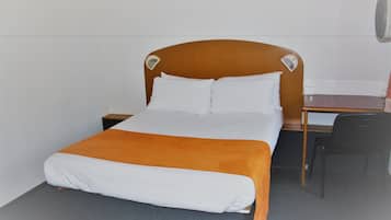 Habitación estándar doble, accesible para personas con discapacidad | Servicio de la habitación