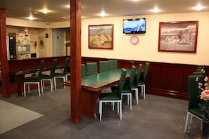 Buffet breakfast on weekends (EUR 8 per person)