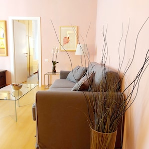 Premier Condo, 1 Bedroom, Garden View, Annex Building | Living area | 42-inch TV with satellite channels - Residenza Scipioni Luxury Rooms (Rome)