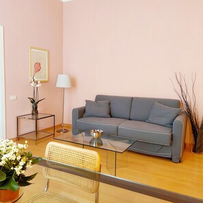 Premier Condo, 1 Bedroom, Garden View, Annex Building | Living area - Residenza Scipioni Luxury Rooms (Rome)