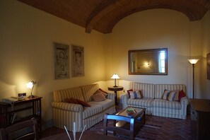 Superior Condo | Living area | 32-inch TV with satellite channels - Borgo Di Colleoli Resort (Palaia)