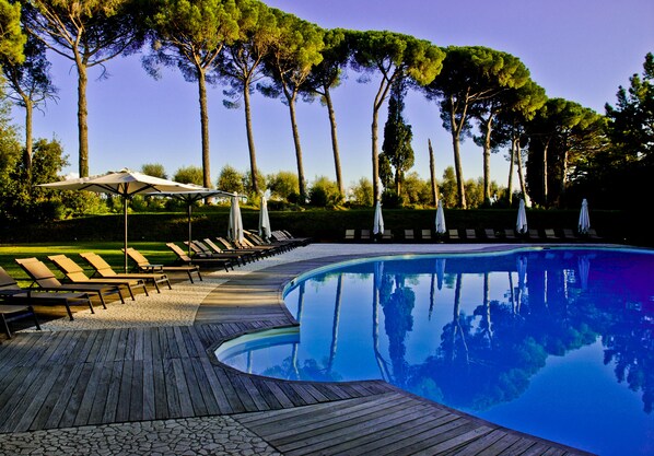 2 outdoor pools, pool umbrellas, pool loungers