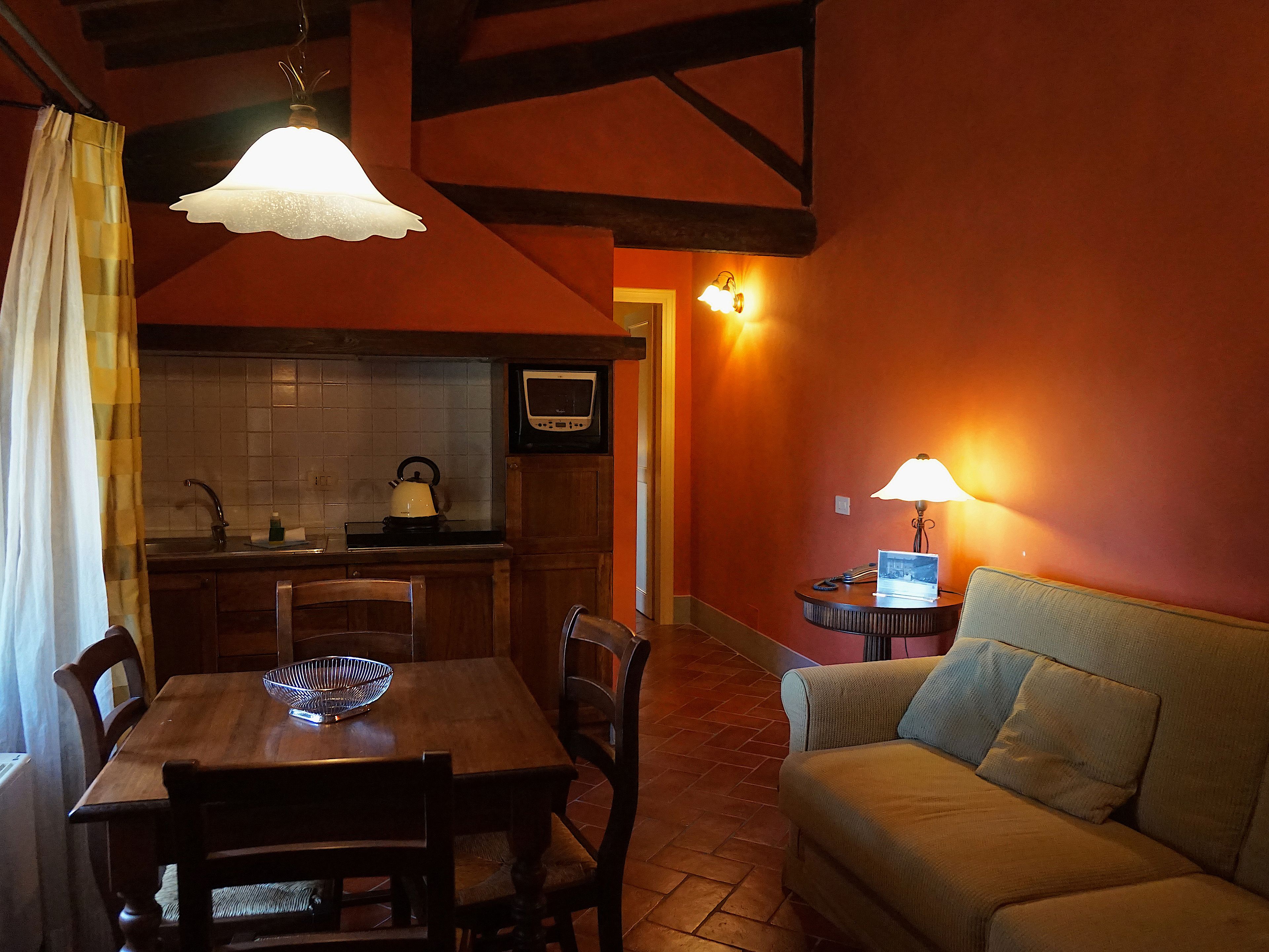 appartamento bilocale | living area | tv, dvd player