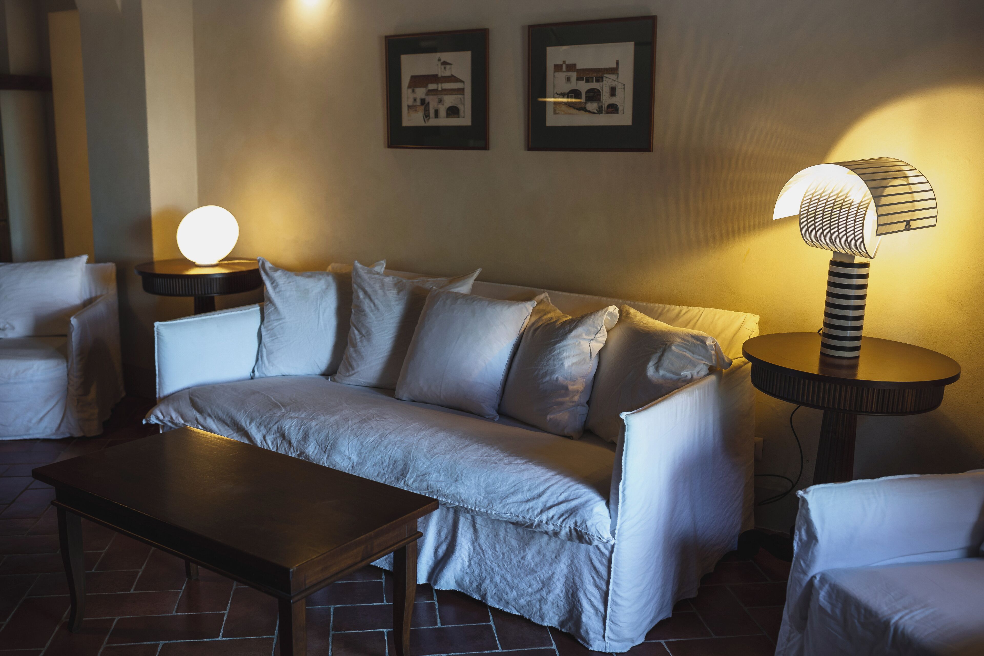 Deluxe-Apartment | Wohnbereich | 32-Zoll-Fernseher mit Satellitenempfang