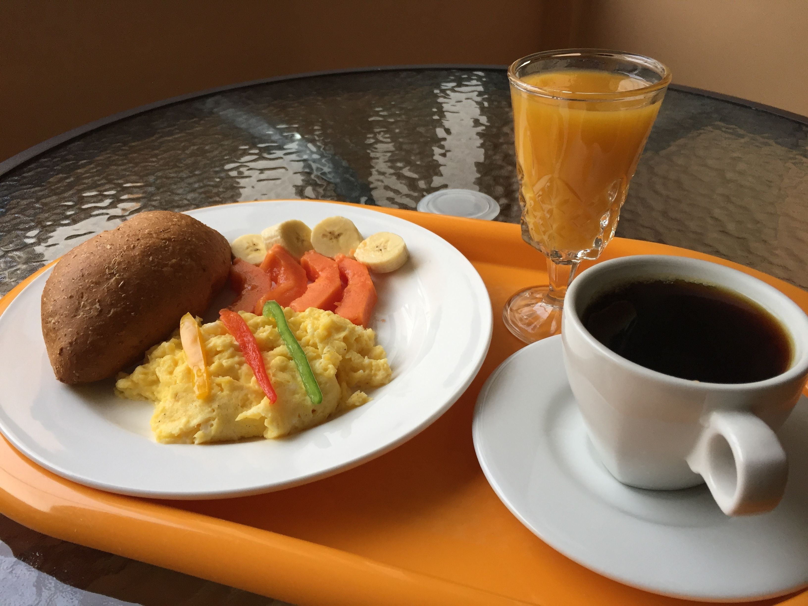 superior single room | in-room dining