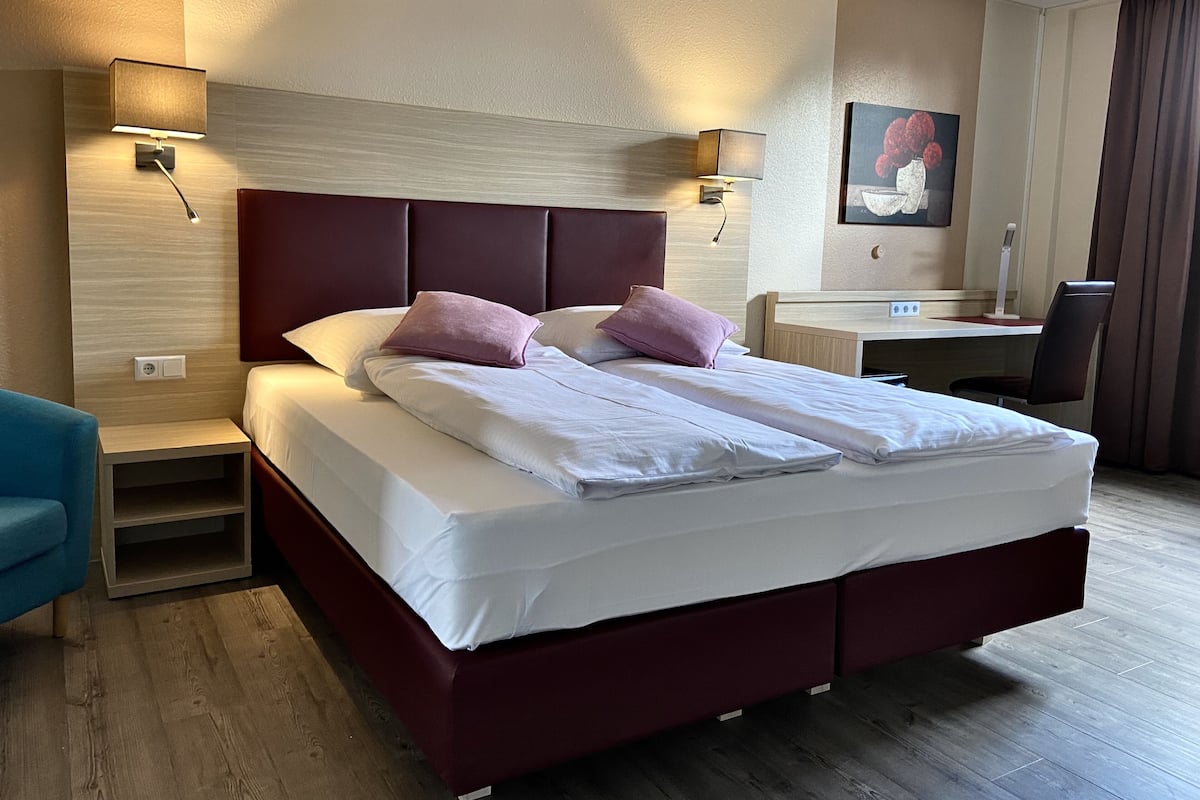 comfort single room | minibar, in-room safe, desk, free wifi