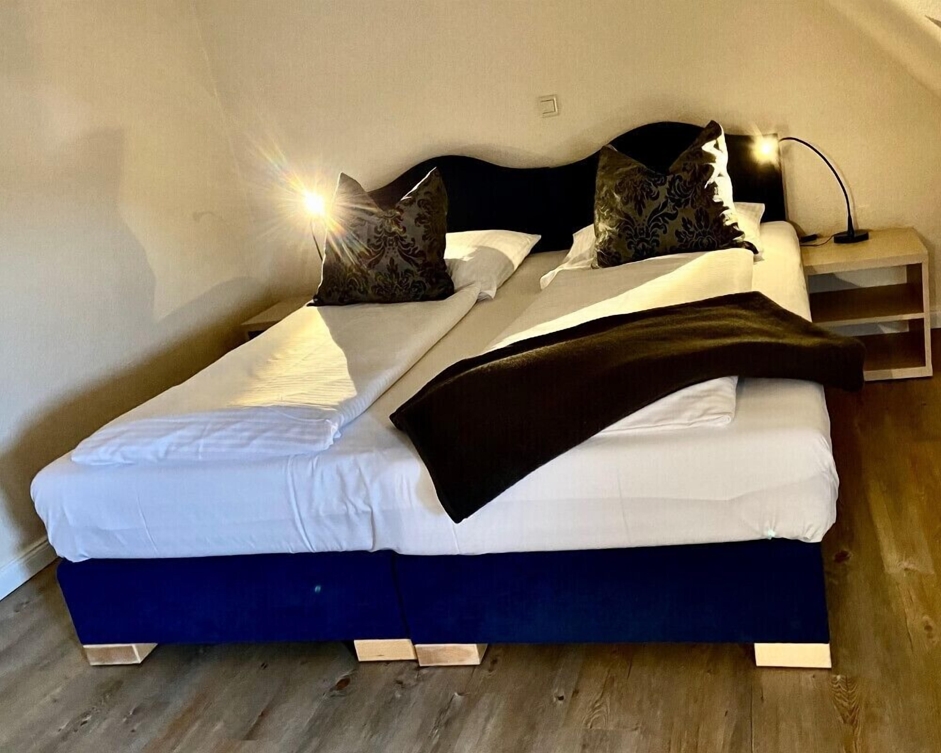 suite | minibar, in-room safe, desk, free wifi