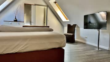 Suite | Minibar, in-room safe, desk, free WiFi