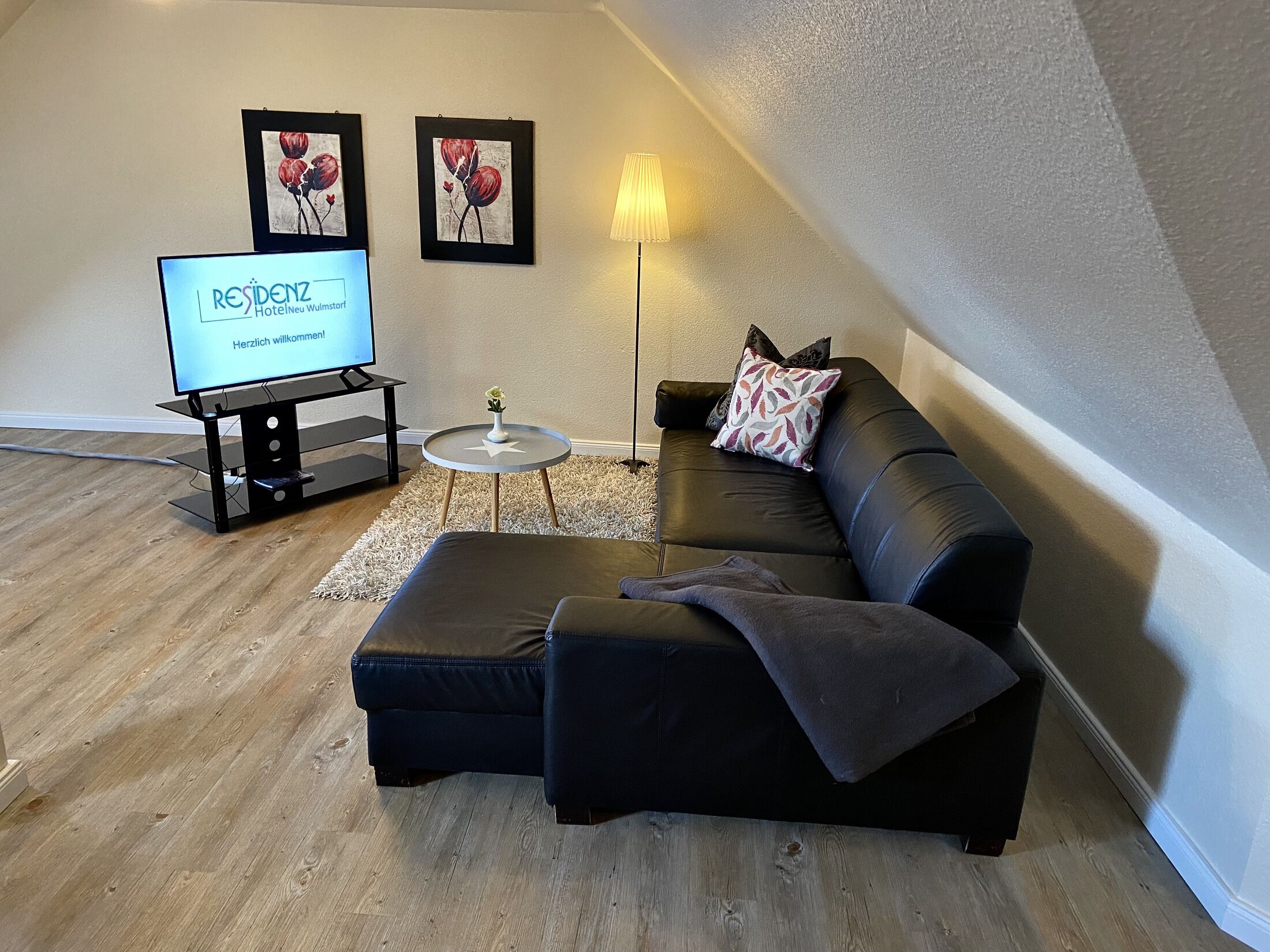 suite | minibar, in-room safe, desk, free wifi