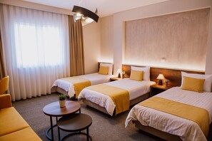 In-room safe, desk, free WiFi
