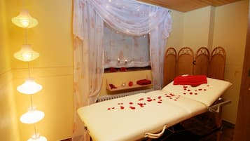 Body treatments, hydrotherapy, aromatherapy, hot stone massages