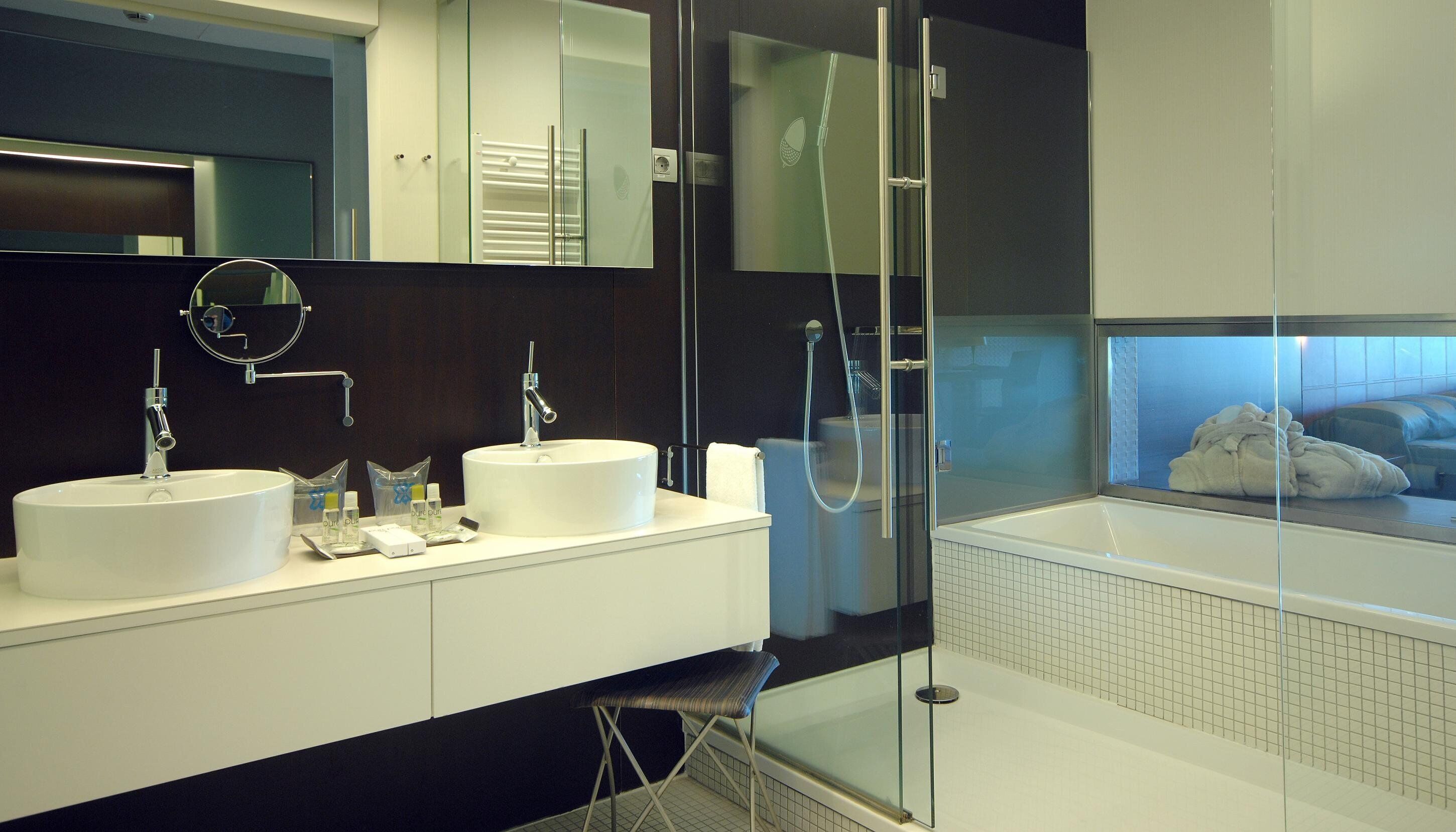 rainfall showerhead, free toiletries, hair dryer, bathrobes