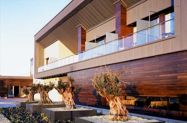 ด้านหน้าที่พัก