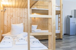 6 Person Apartment | Desk, iron/ironing board, cribs/infant beds, rollaway beds