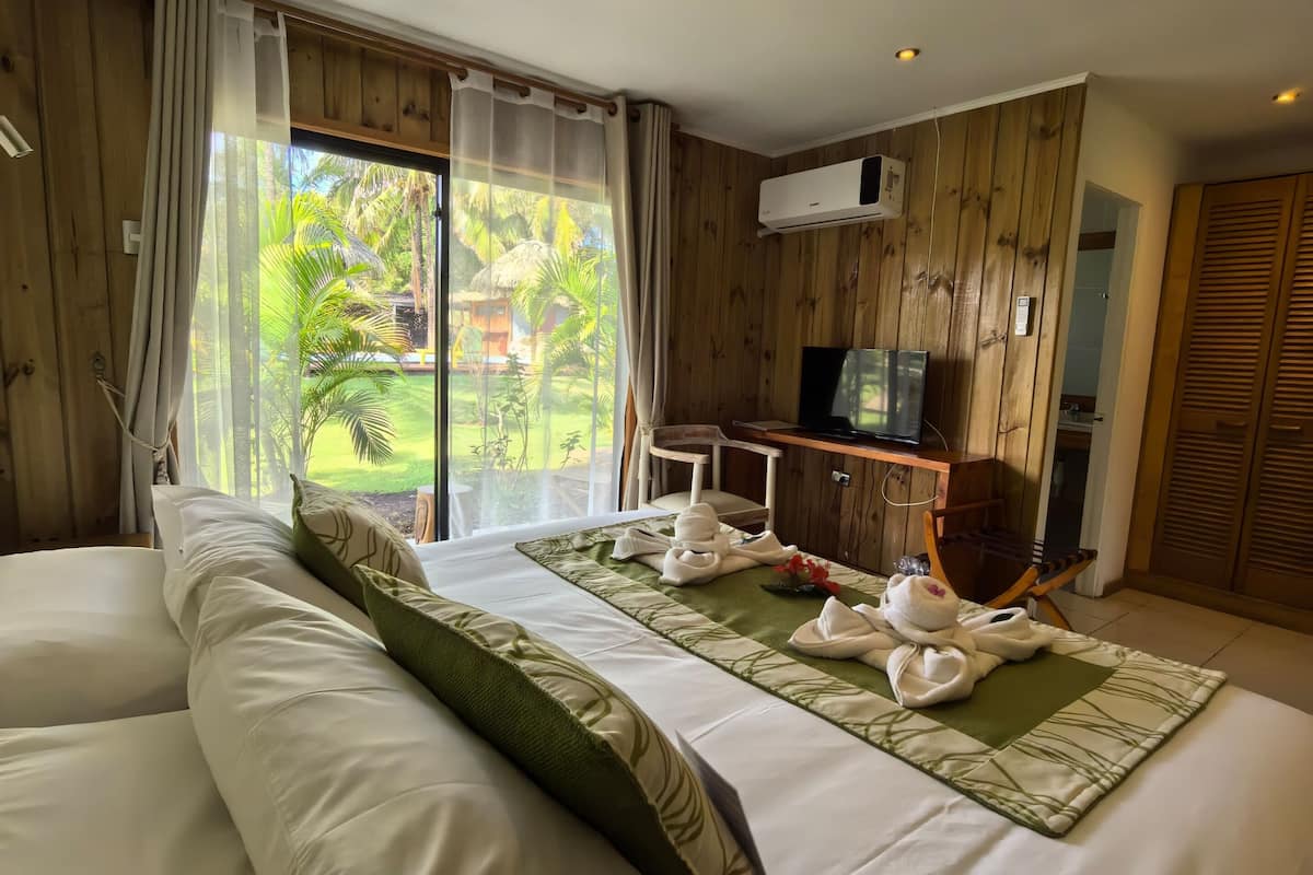 double room | in-room safe, desk, iron/ironing board, free wifi