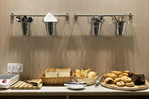 Desayuno buffet todos los días (con cargo)