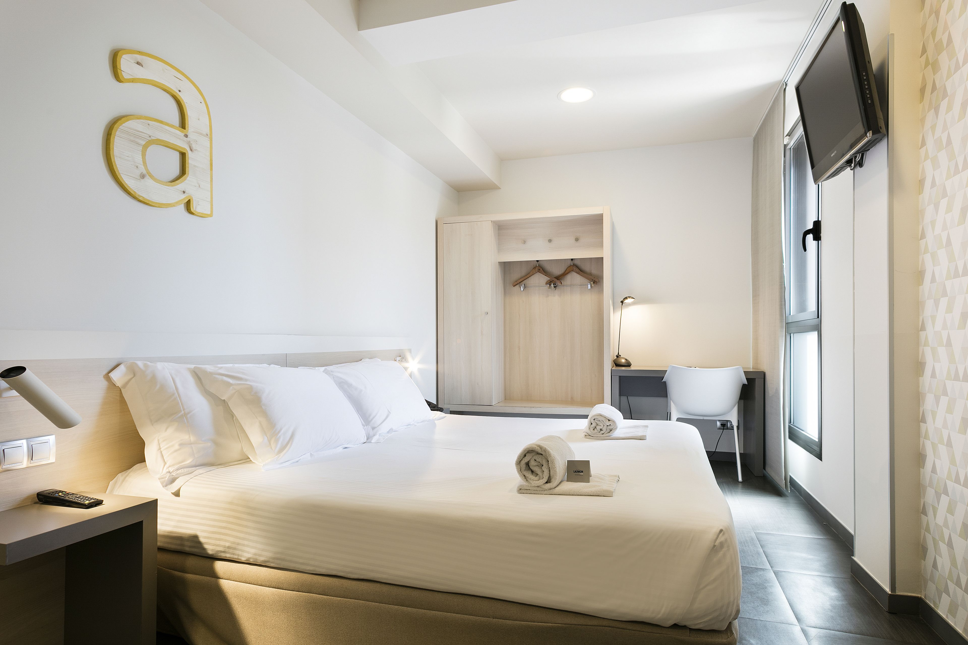 1 bedroom, in-room safe, desk, free wifi